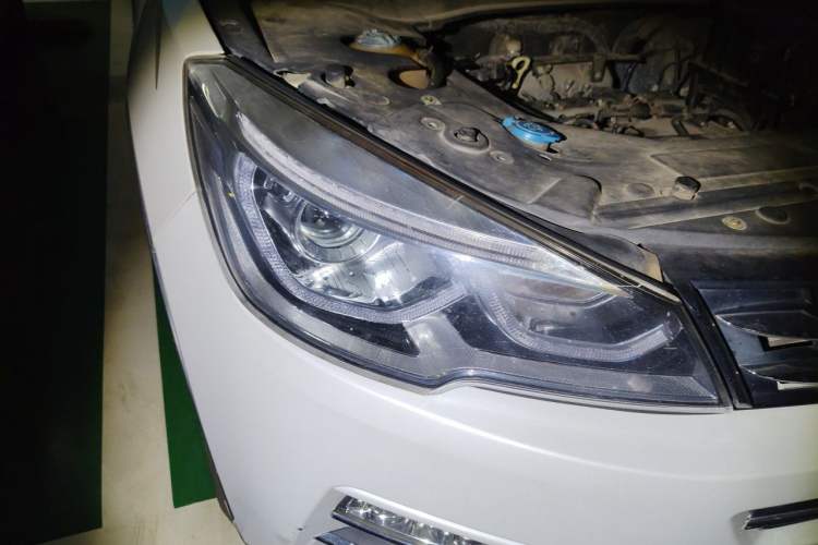 Used Hanteng X7 2016 2.0T DCT Luxury Edition Right Front Headlight