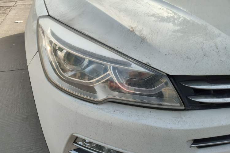 Used Hanteng X7 2016 1.5T Manual Luxury Edition Right Front Headlight