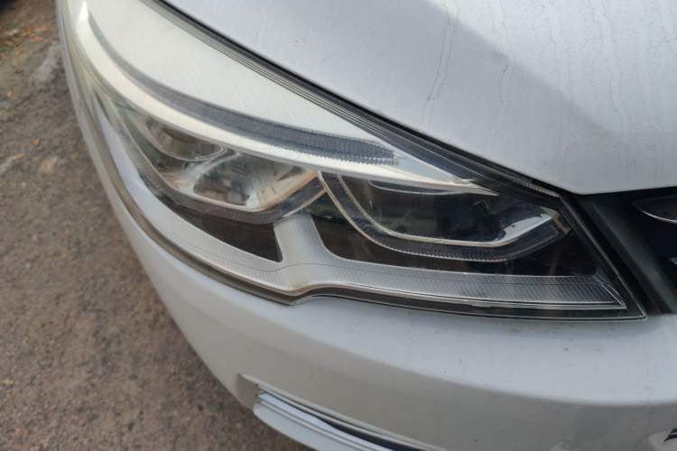 Used Hanteng X7 2016 1.5T Manual Luxury Edition Right Front Headlight