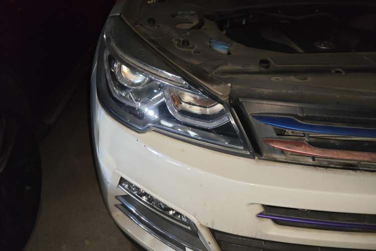 Used Hanteng X7 2016 1.5T Manual Luxury Edition Right Front Headlight