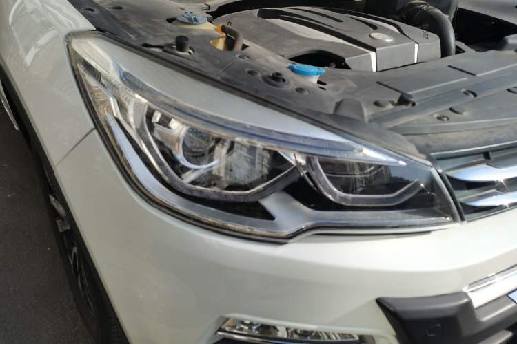 Used Hanteng X7 2016 2.0T DCT Luxury Edition Right Front Headlight