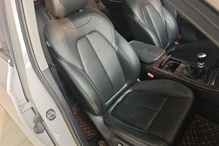 Used Hanteng X7 2016 1.5T Manual Luxury Edition Right Front Seat