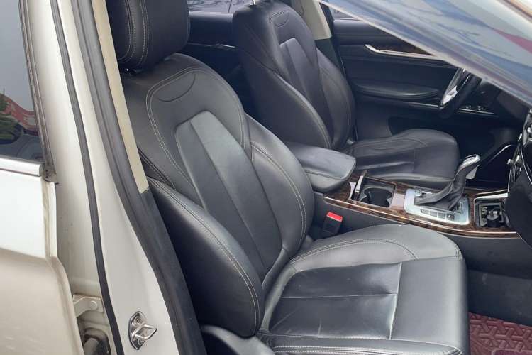 Used Hanteng X7 2016 2.0T DCT Luxury Edition Right Front Seat
