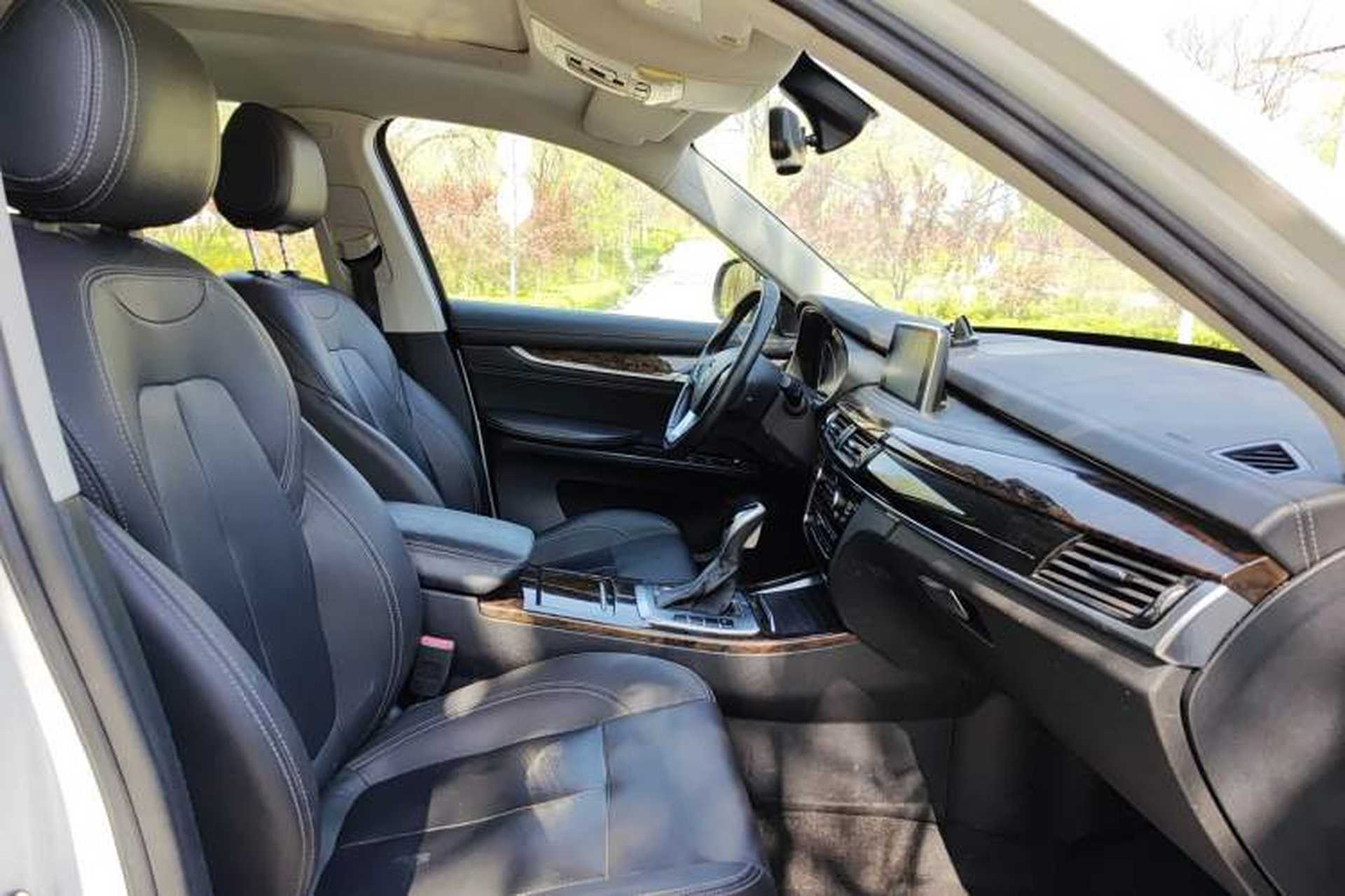 Used Hanteng X7 2016 2.0T DCT Luxury Edition Right Front Seat
