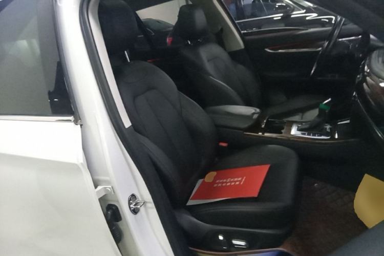 Used Hanteng X7 2016 2.0T DCT Luxury Edition Right Front Seat
