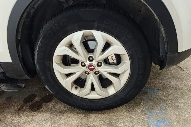 Used Hanteng X7 2016 1.5T Manual Luxury Edition Right Front Wheel Hub