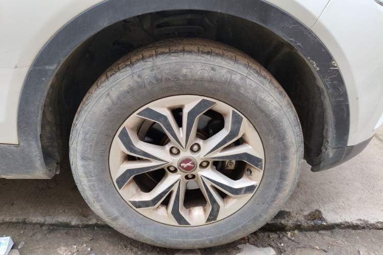 Used Hanteng X7 2016 1.5T Manual Luxury Version Right Front Wheel Hub