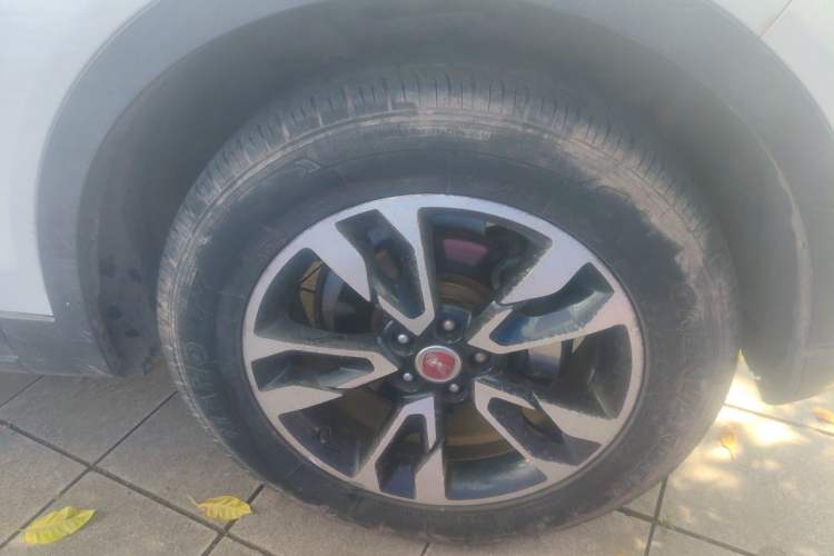 Used Hanteng X7 2016 2.0T DCT Luxury Edition Right Front Wheel Hub