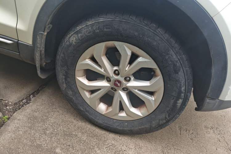 Used Hanteng X7 2016 1.5T Manual Luxury Edition Right Front Wheel Hub