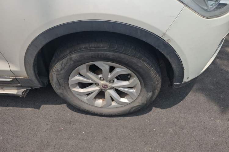 Used Hanteng X7 2016 1.5T Manual Luxury Edition Right Front Wheel Hub