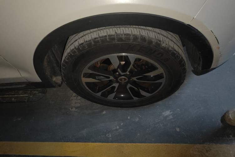 Used Hanteng X7 2016 2.0T DCT Luxury Edition Right Front Wheel Hub
