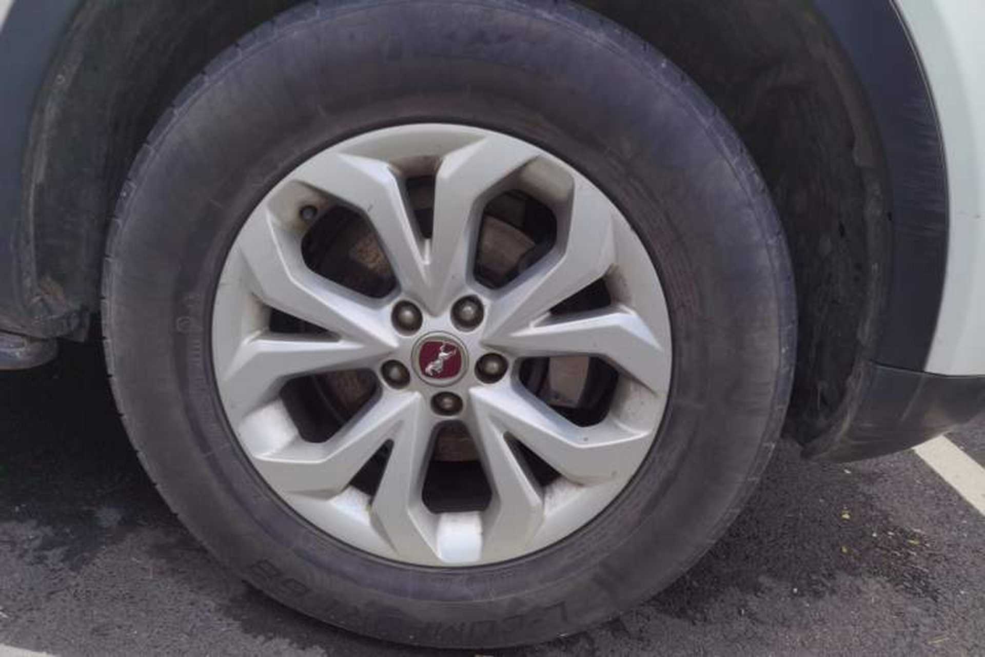 Used Hanteng X7 2016 1.5T Manual Luxury Edition Right Front Wheel Hub