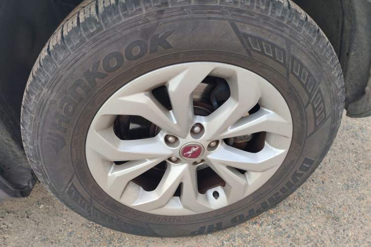 Used Hanteng X7 2016 1.5T Manual Luxury Edition Right Front Wheel Hub