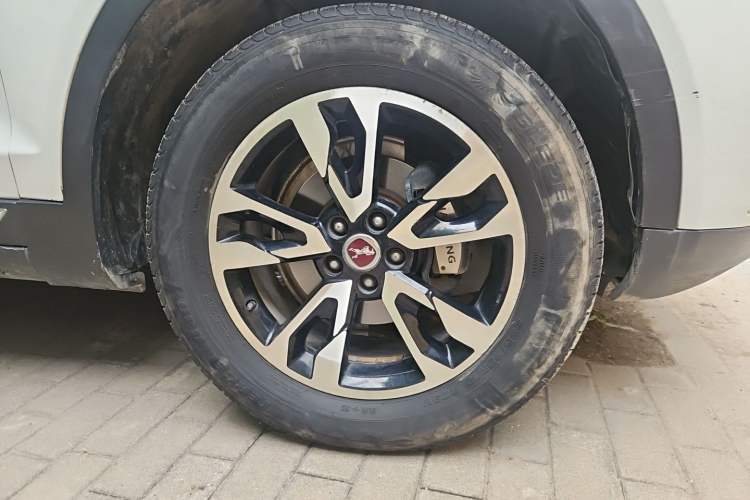 Used Hanteng X7 2016 2.0T DCT Luxury Version Right Front Wheel Hub