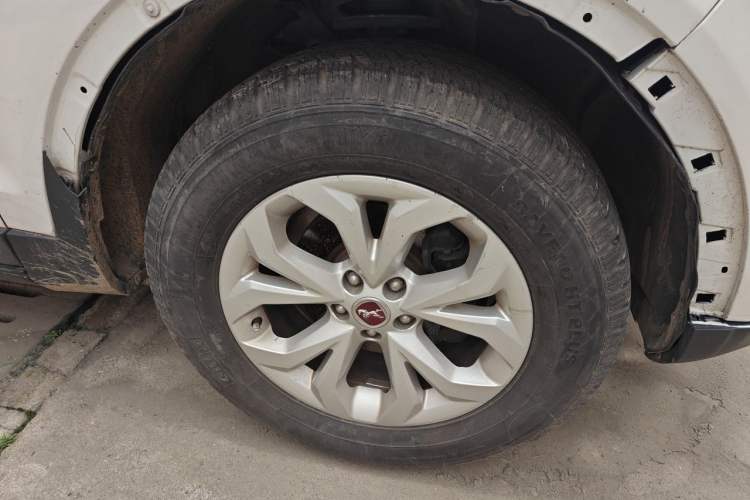 Used Hanteng X7 2016 1.5T Manual Luxury Version Right Front Wheel Hub