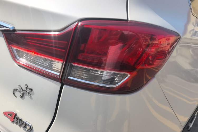 Used Hanteng X7 2016 1.5T Manual Luxury Edition Right Rear Taillight
