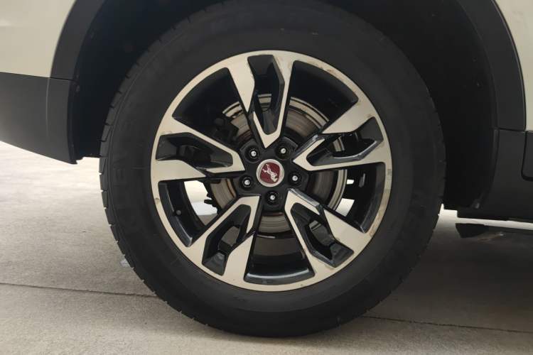 Used Hanteng X7 2016 2.0T DCT Luxury Version Right Rear Wheel Hub