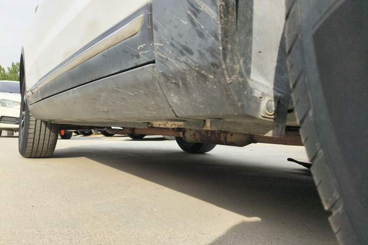 Used Hanteng X7 2016 2.0T DCT Luxury Edition Right Side Sill