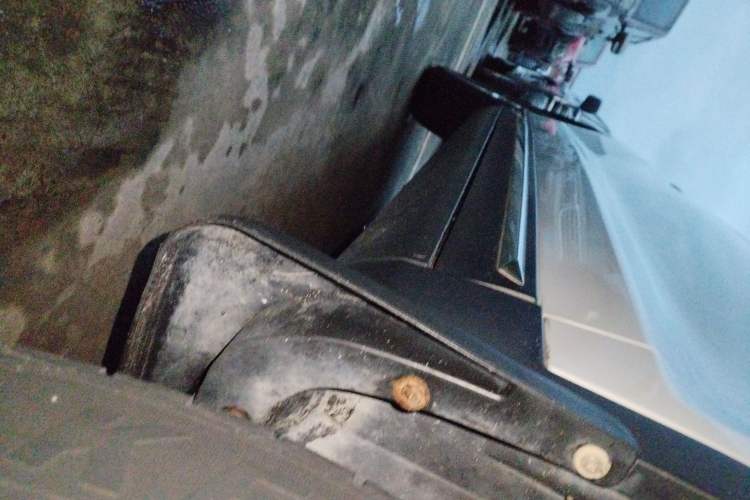 Used Hanteng X7 2016 1.5T Manual Luxury Edition Right Side Sill