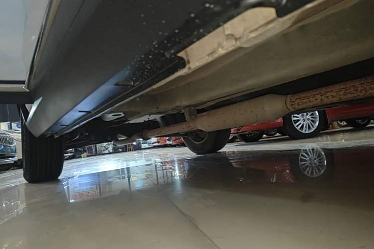 Used Hanteng X7 2016 1.5T Manual Luxury Edition Right Side Sill