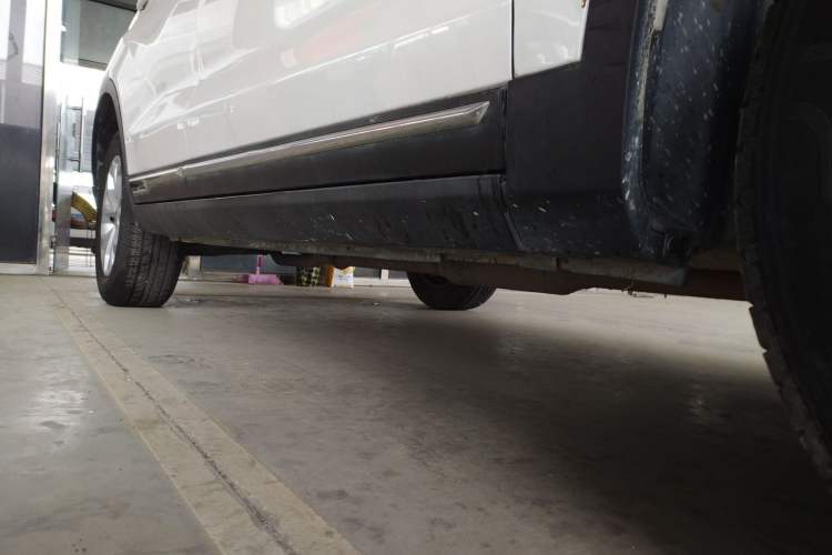 Used Hanteng X7 2016 1.5T Manual Luxury Edition Right Side Sill