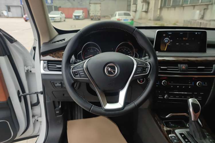 Used Hanteng X7 2016 2.0T DCT Luxury Version Steering Wheel