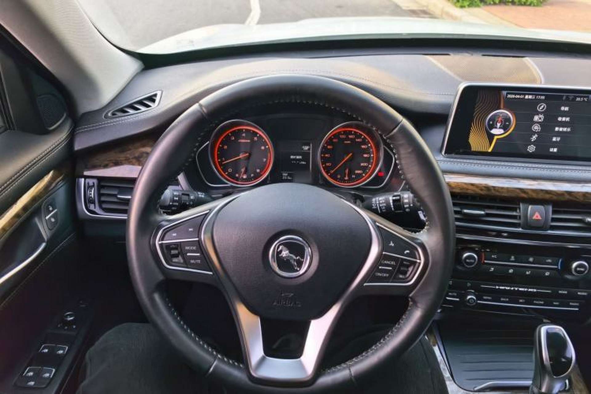 Used Hanteng X7 2016 2.0T DCT Luxury Edition Steering Wheel