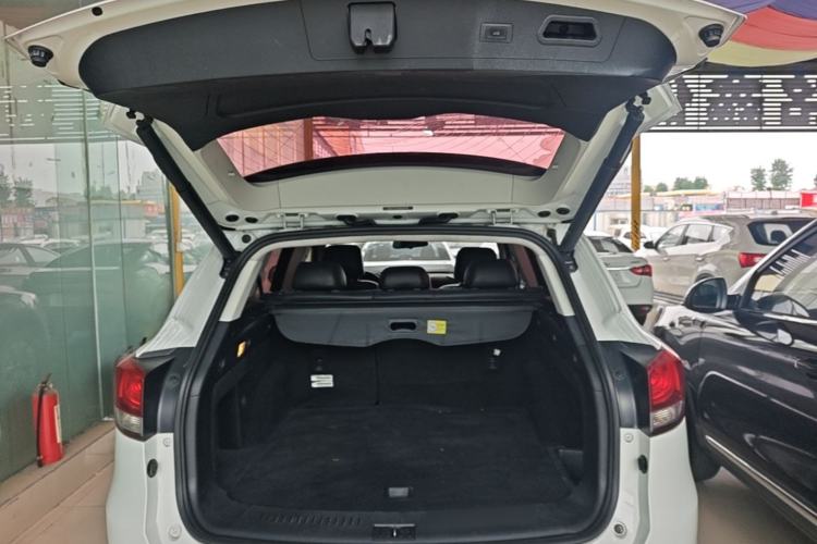 Used Hanteng X7 2016 1.5T Manual Luxury Edition Trunk