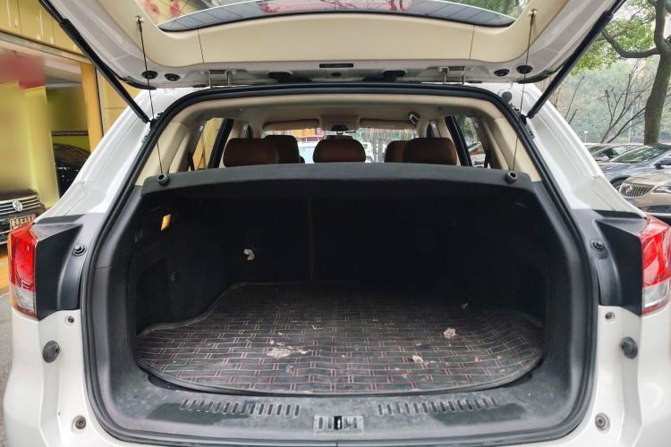Used Hanteng X7 2016 2.0T Manual Luxury Version Trunk