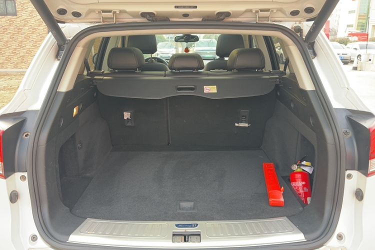 Used Hanteng X7 2016 2.0T DCT Luxury Edition Trunk