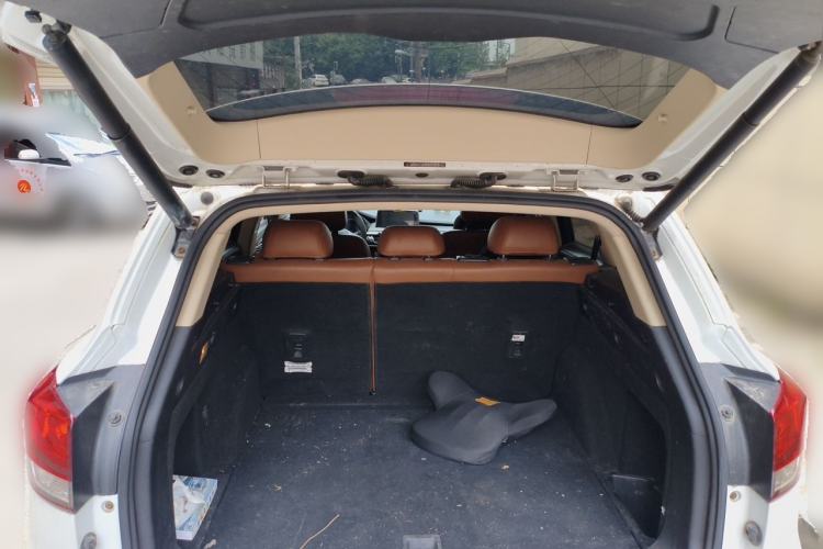 Used Hanteng X7 2016 1.5T Manual Luxury Version Trunk