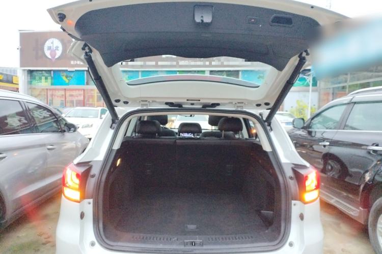 Used Hanteng X7 2016 1.5T Manual Luxury Edition Trunk