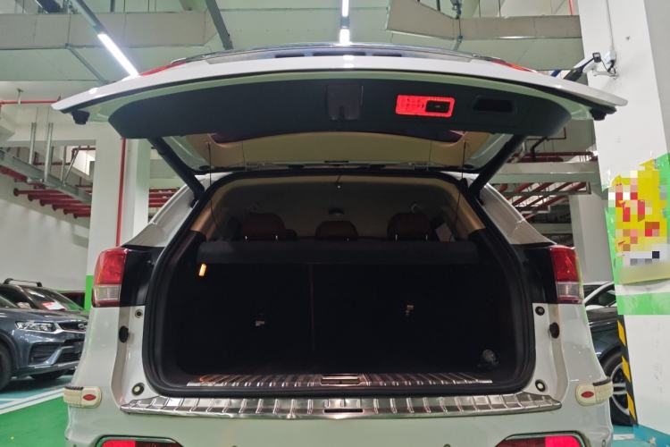 Used Hanteng X7 2016 2.0T DCT Luxury Version Trunk
