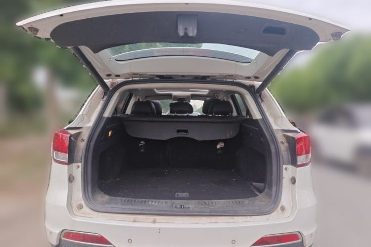 Used Hanteng X7 2016 1.5T Manual Luxury Edition Trunk