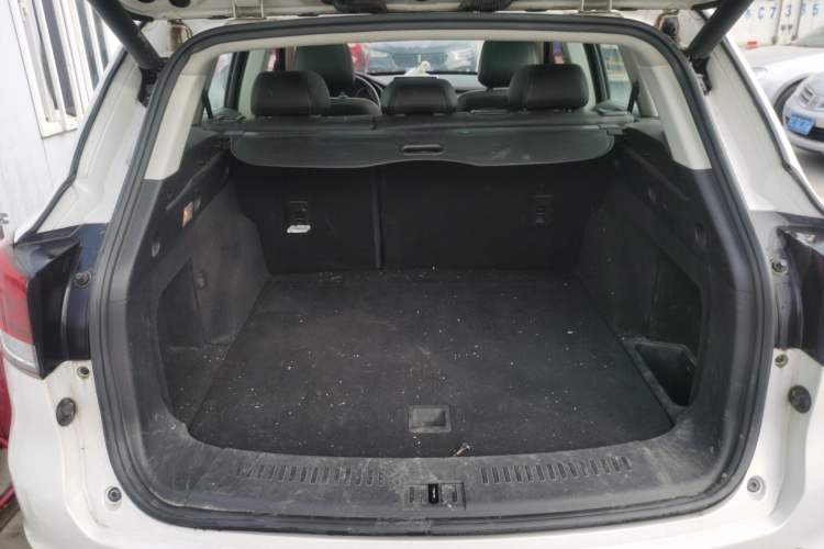 Used Hanteng X7 2016 1.5T Manual Luxury Edition Trunk