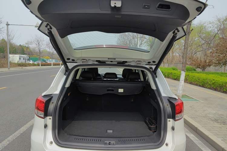 Used Hanteng X7 2016 2.0T DCT Luxury Edition Trunk