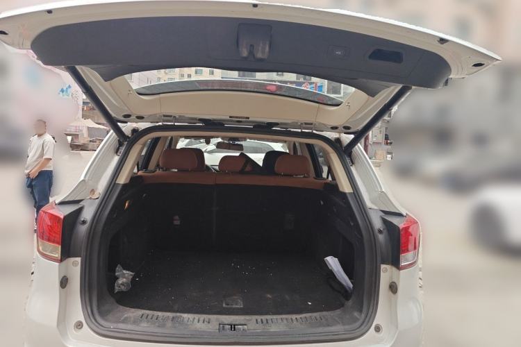 Used Hanteng X7 2016 1.5T Manual Luxury Version Trunk
