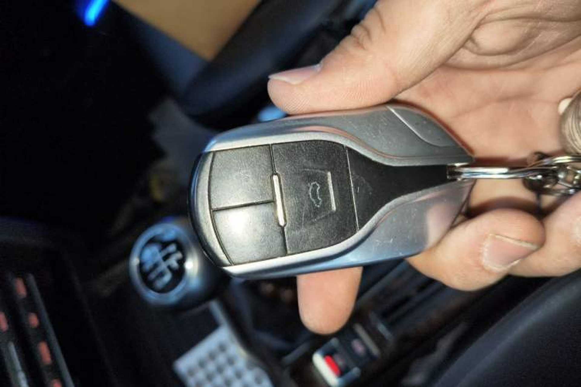 Used Hanteng X7 2016 1.5T Manual Luxury Edition Vehicle Key