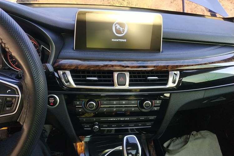 Used Hanteng X7 2018 X7S 1.5T Automatic Luxury Model Audio And AC Panel