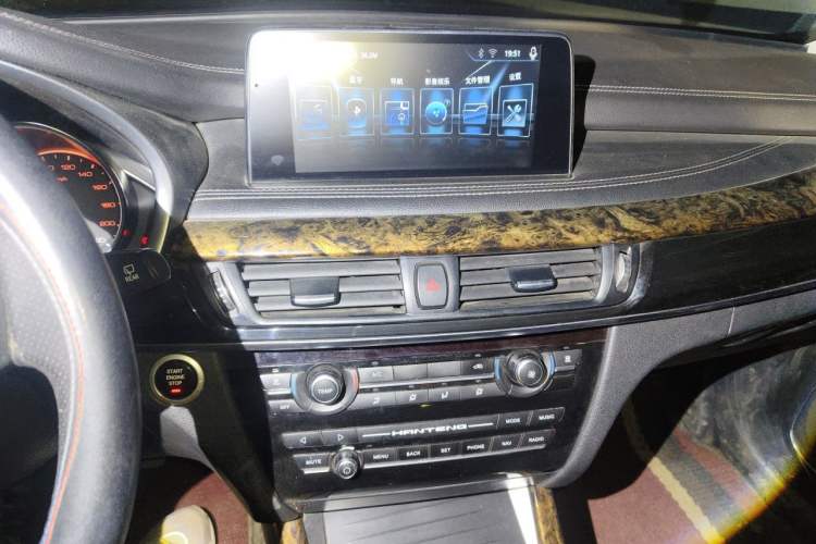 Used Hanteng X7 2018 X7S 1.5T Manual Luxury Model Audio And AC Panel