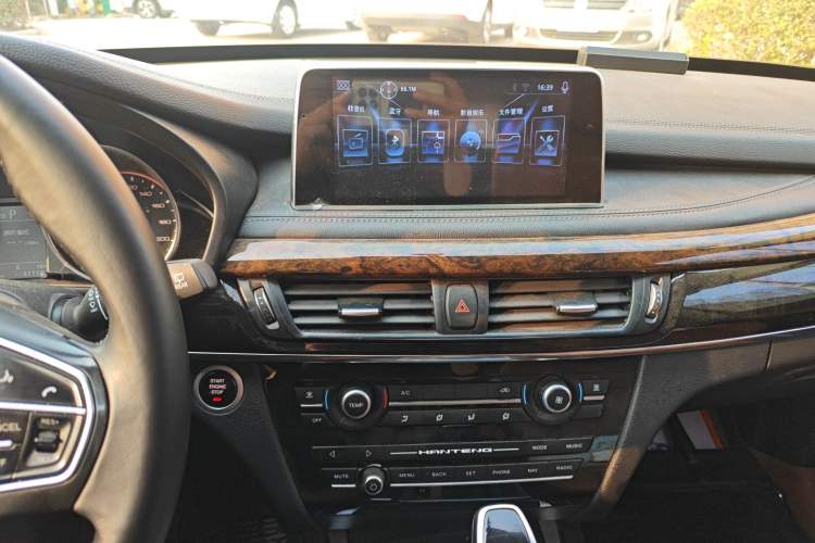 Used Hanteng X7 2018 X7S 1.5T Automatic Luxury Model Audio And AC Panel