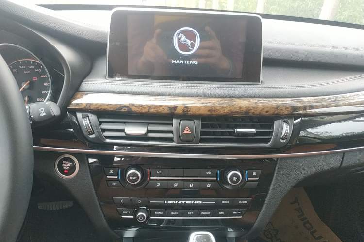 Used Hanteng X7 2018 X7S 1.5T Automatic Luxury Model Audio And AC Panel