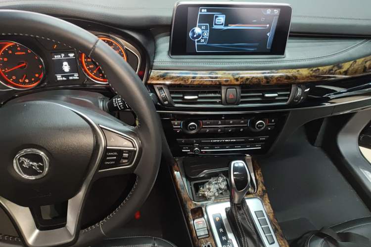 Used Hanteng X7 2018 X7S 1.5T Automatic Luxury Model Audio And AC Panel