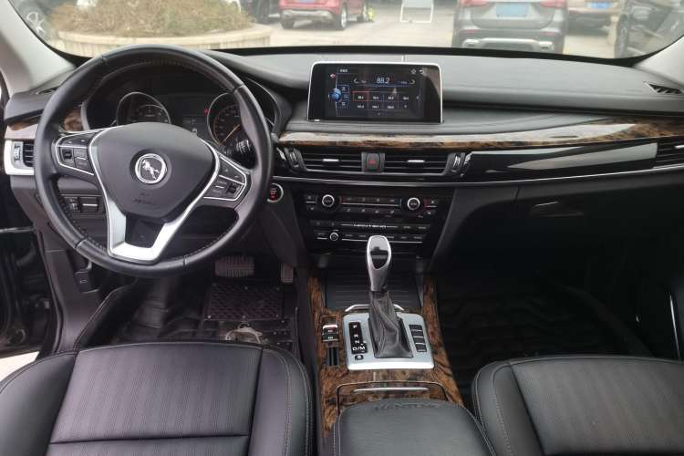 Used Hanteng X7 2018 X7S 1.5T Automatic Luxury Model Center Console