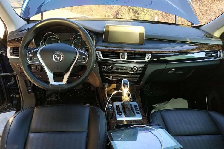 Used Hanteng X7 2018 X7S 1.5T Automatic Luxury Model Center Console