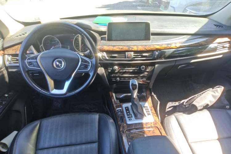 Used Hanteng X7 2018 X7S 1.5T Automatic Luxury Model Center Console