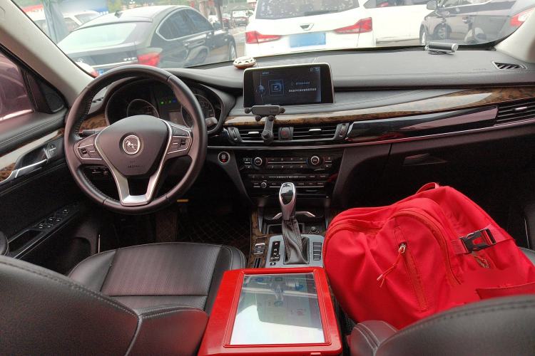 Used Hanteng X7 2018 X7S 1.5T Automatic Luxury Model Center Console