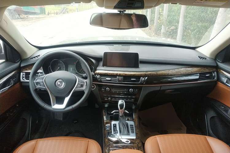 Used Hanteng X7 2018 X7S 1.5T Automatic Luxury Model Center Console