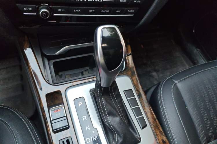 Used Hanteng X7 2018 X7S 1.5T Automatic Luxury Model Gear Lever