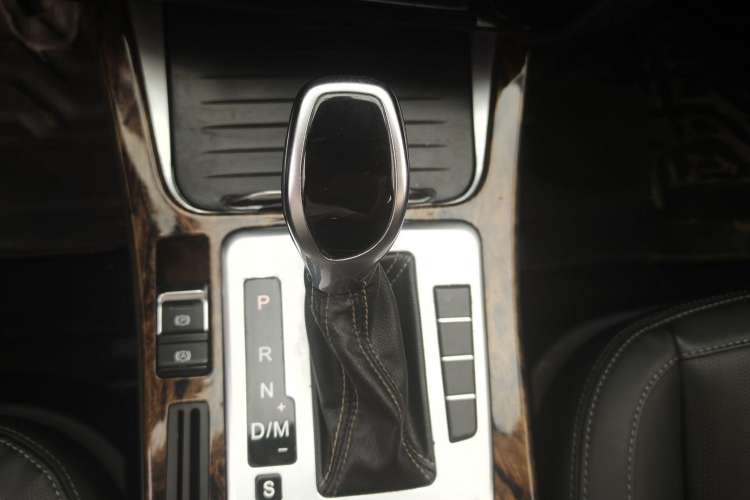Used Hanteng X7 2018 X7S 1.5T Automatic Luxury Model Gear Lever